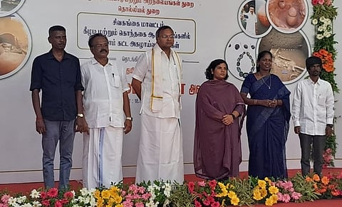 கீழடியில் நடைபெற்ற நிகழ்வில் பங்கேற்றோர்.