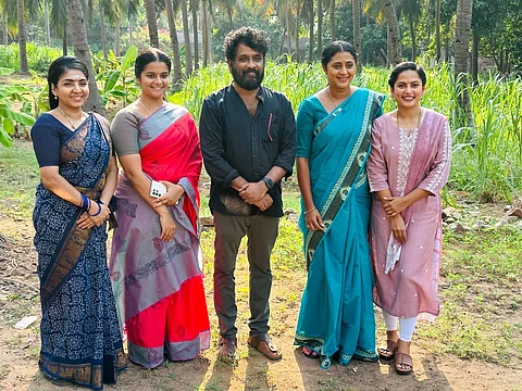 'நிறைவாக ஒரு புன்னகை': எதிர்நீச்சல் தொடர் நடிகையின் பதிவு!
