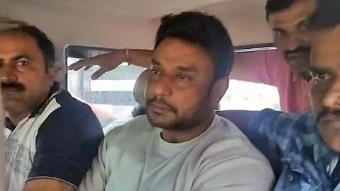 கன்னட நடிகர் தர்ஷனுக்கு ஜூன் 20 வரை போலீஸ் காவல்!