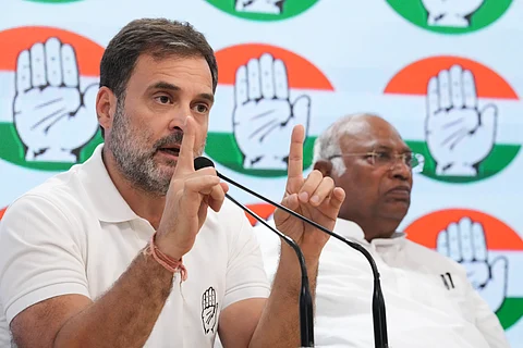 எந்த தொகுதியில் ராஜிநாமா செய்வாா் ராகுல்? 14 நாள்கள் மட்டுமே அவகாசம்