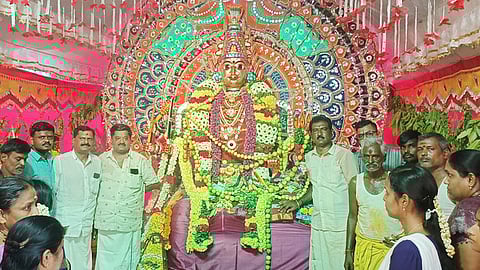 சேம்பள்ளியில் சிறப்பு  அலங்காரத்தில்  கெங்கையம்மன்.