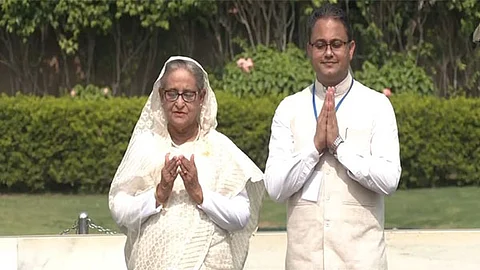 மகாத்மா காந்தி நினைவிடத்தில் ஷேக் ஹசீனா