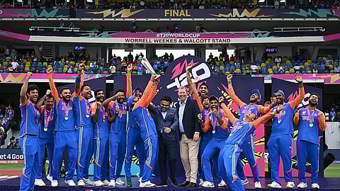 இந்திய கிரிக்கெட் அணிக்கு முக்கியத் தலைவர்கள் வாழ்த்து!