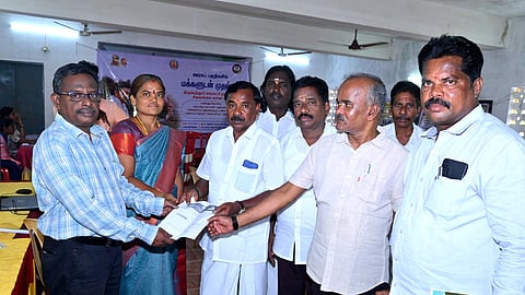 காட்டம்பூா் ஊராட்சியில் 
மக்களுடன் முதல்வா் முகாம்