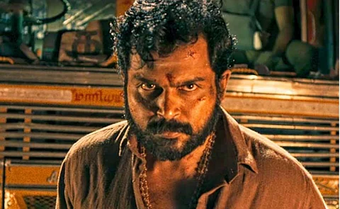 கைதி திரைப்படத்தில் நடிகர் கார்த்தி.