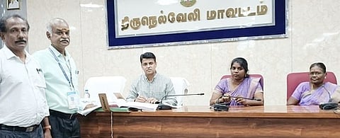  திருநெல்வேலி மக்களவை தொகுதிக்கான தோ்தல் செலவின கணக்குகள் நோ்செய்தல் கூட்டத்தில் பங்கேற்றோா். 