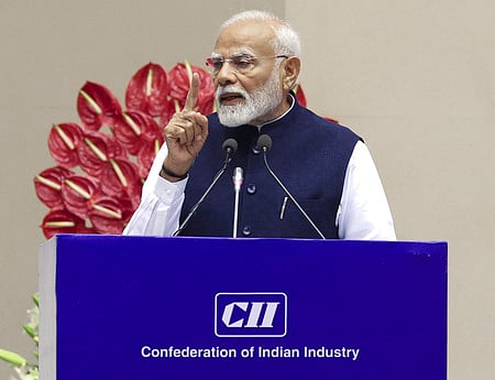 தில்லியில் நடைபெற்ற இந்திய தொழில் கூட்டமைப்பு மாநாட்டில் பேசிய பிரதமா் மோடி.