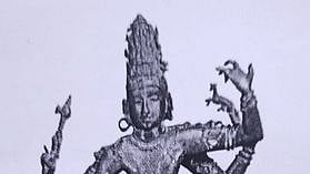 தஞ்சாவூா் மாவட்டம், ஒரத்தநாடு காசி விஸ்வநாதா் கோயிலில் இருந்த வீணாதரா் சிலையின் புகைப்படம்.