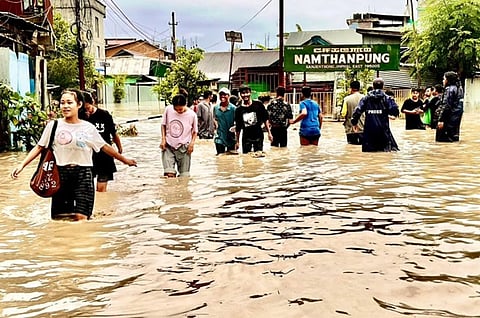 மணிப்பூரில் தேங்கிநிற்கும் மழைநீர்