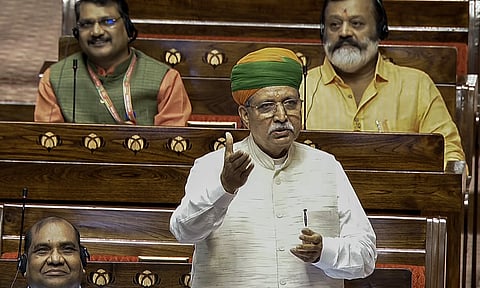 மத்திய சட்ட அமைச்சா் அா்ஜுன் ராம் மேக்வால்