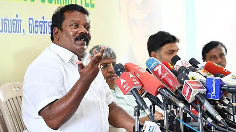 செய்தியாளர் சந்திப்பின்போது தமிழக காங்கிரஸ் தலைவர் செல்வப்பெருந்தகை