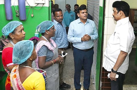 அம்மா உணவகங்களை நேரில் சென்று ஆய்வு செய்த முதல்வர்