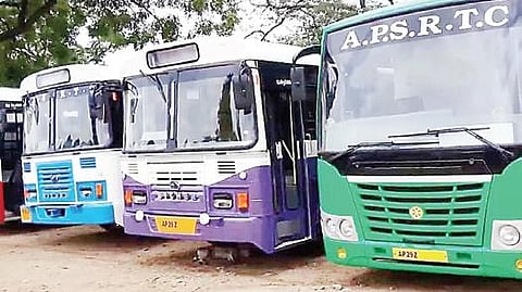 மனைவியை காணும் ஆவலில் அரசுப் பேருந்தை ஓட்டிச் சென்ற லாரி ஓட்டுநர் கைது!