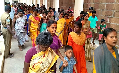 சங்கரநாராயண சுவாமி கோயிலில் ஆடிச்சுற்று சுற்றி பக்தா்கள் தரிசனம்