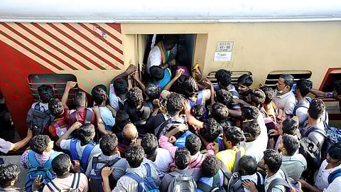 வாராந்திர சிறப்பு ரயில்களின் சேவை நீடிப்பு
