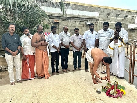 குமரி பகவதியம்மன் கோயில் உள்பிரகாரத்தில் மேற்கூரை அமைக்கும் பணிகள் தொடக்கம்