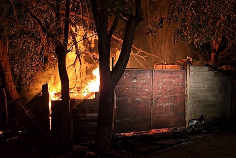 சிவகங்கையில் உள்ள மரவடிவமைப்பு பட்டறையில் ஞாயிற்றுக்கிழமை அதிகாலை  ஏற்பட்ட தீ விபத்து.