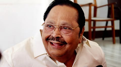 அமைச்சர் துரைமுருகன் உடல்நலக் குறைவு காரணமாக சனிக்கிழமை அப்போலோ மருத்துவமனையில் அனுமதிக்கப்பட்டுள்ளார்.  