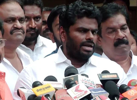 செய்தியாளர் சந்திப்பில் அண்ணாமலை 