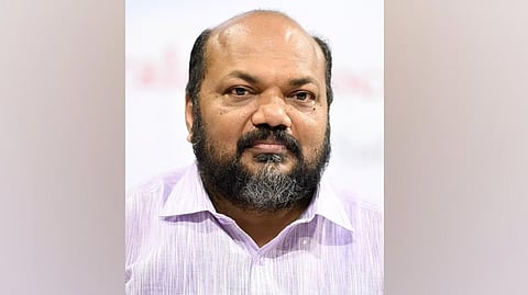 மாநில தொழில் துறை அமைச்சா் பி.ராஜீவ் 
