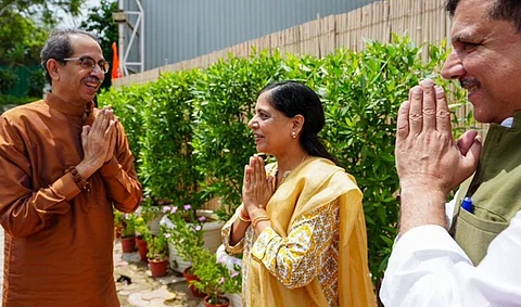 சுனிதா கேஜரிவால் - உத்தவ் தாக்கரே
