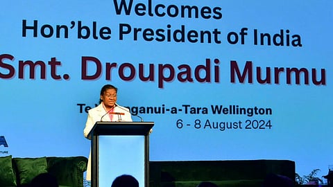 நியூஸிலாந்து பிரதமருடன் திரௌபதி முா்மு சந்திப்பு: இருநாட்டு உறவுகளை மேம்படுத்த உறுதி