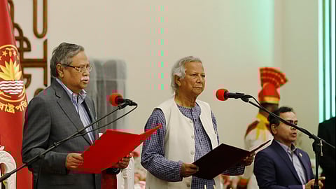 வங்கதேசத்தில் இடைக்கால அரசு: தலைமைப் பொறுப்பேற்றார் முகமது யூனுஸ்! 