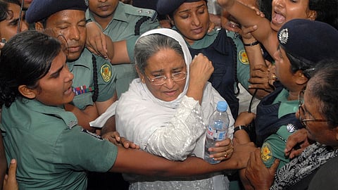 ஜூலை 16, 2007 அன்று தொழிலதிபரிடம் பணம் பறித்த குற்றச்சாட்டில் கைது செய்யப்பட்ட ஷேக் ஹசீனா