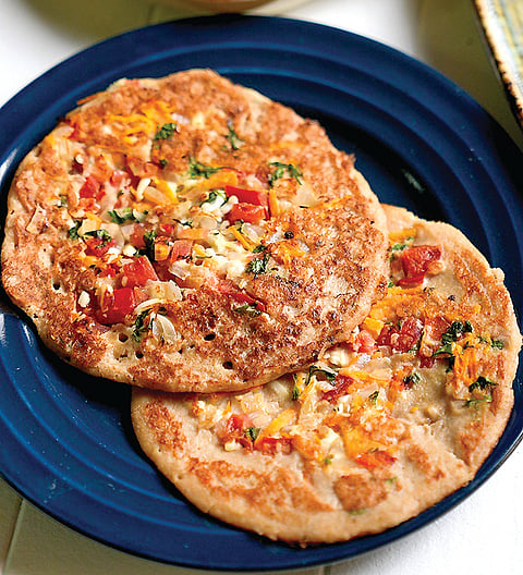 அவல் வெங்காய ஊத்தப்பம்