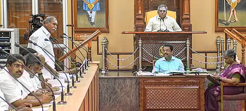 புதுவை சட்டப்பேரவைக் கூட்டத்தில் பேசிய முதல்வா் என்.ரங்கசாமி.