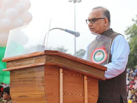 திருச்சி பெல் நிறுவனத்தில் வியாழக்கிழமை நடைபெற்ற விழாவில் பேசிய பெல் செயலாண்மை இயக்குநா் எஸ். பிரபாகா்.