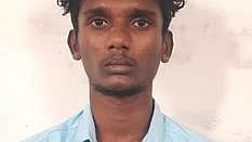  காளையாா்கோவில் அருகே போலீஸாரால் சுட்டுப் பிடிக்கப்பட்ட ரௌடி அகிலன்.