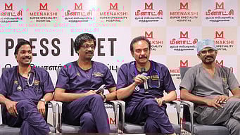 மீனாட்சி சூப்பா் ஸ்பெஷாலிட்டி மருத்துவமனையில் நடைபெற்ற செய்தியாளா் சந்திப்பில் பங்கேற்ற மருத்துவா்கள் ஜெயப்பாண்டியன், சம்பத், கணேசன், செல்வமணி, தாமஸ் சேவியா் பால் சிங்.