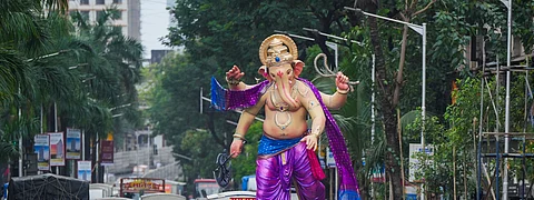 இந்துக்களின் முக்கிய விழாக்களில் ஒன்றான விநாயகர் சதுர்த்தி களைகட்ட துவங்கியுள்ளது.