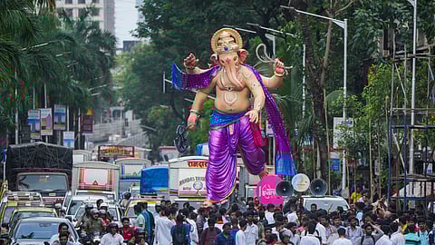 இந்துக்களின் முக்கிய விழாக்களில் ஒன்றான விநாயகர் சதுர்த்தி களைகட்ட துவங்கியுள்ளது.