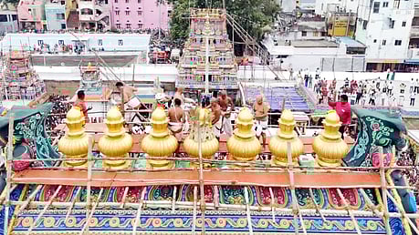 காஞ்சிபுரம் உலகளந்த பெருமாள் கோயிலுக்கு நடைபெற்ற மகா சம்ப்ரோக்ஷ்ணம். 