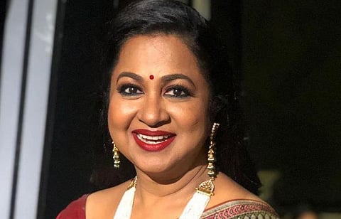 நடிகை ராதிகா.