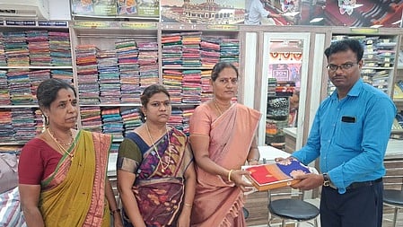 ஆசிரியா் தின விழா: கோ-ஆப்டெக்ஸில் சிறப்பு விற்பனை தொடக்கம்