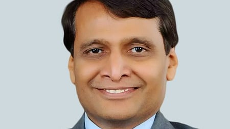 உலக வேளாண்மை கூட்டமைப்பு உறுப்பினரானாா் முன்னாள் மத்திய அமைச்சா் சுரேஷ் பிரபு