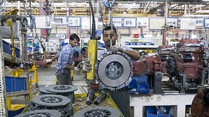 ஆகஸ்டில் மிதமாகச் சரிந்த உற்பத்தித் துறை