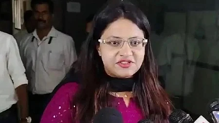 பூஜா கேத்கா்