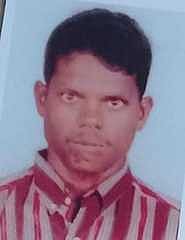 தொண்டி அருகே கடலில் தவறி விழுந்து மீனவா் உயிரிழப்பு