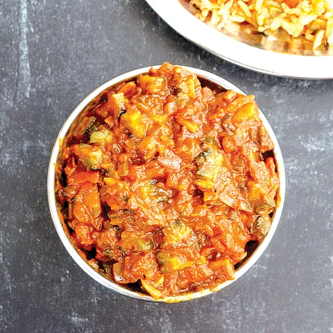 பாகற்காய் - பட்டாணி  தொக்கு