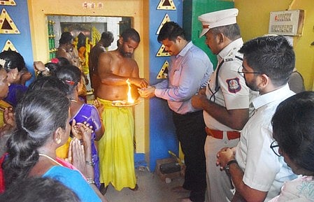23 ஆண்டுகளுக்கு  பிறகு  ஆட்சியா்  பிரபு சங்கா்  முன்னிலையில் எட்டியம்னை   வழிபட்ட  வழுதலம்பேடு  காலனி  மக்கள்