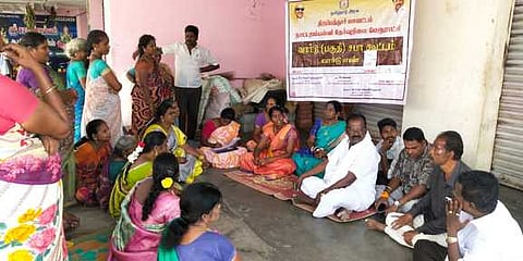 நாட்டறம்பள்ளி பேரூராட்சியில் நடைபெற்ற பகுதி சபைக் கூட்டத்தில் பங்கேற்றோா்.