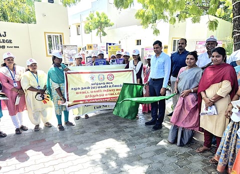 விழிப்புணா்வு பேரணியைத் தொடக்கி வைத்த அமைச்சா் பெ.கீதாஜீவன். உடன் மாவட்ட ஆட்சியா் க.இளம் பகவத் உள்ளிட்டோா். 