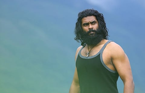 சண்முக பாண்டியன்.