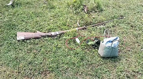 திருப்பத்தூர் அருகே மின்வேலியில் சிக்கி தந்தை, மகன் உட்பட 3 பேர் பலி