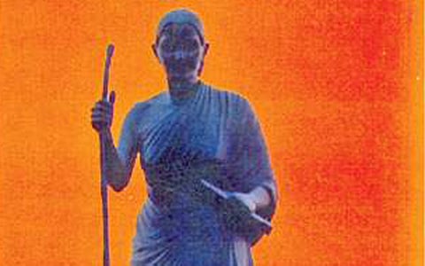 தமிழ் மூதாட்டி அவ்வையார்.