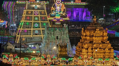 திருமலை ஏழுமலையான் கோயில்.